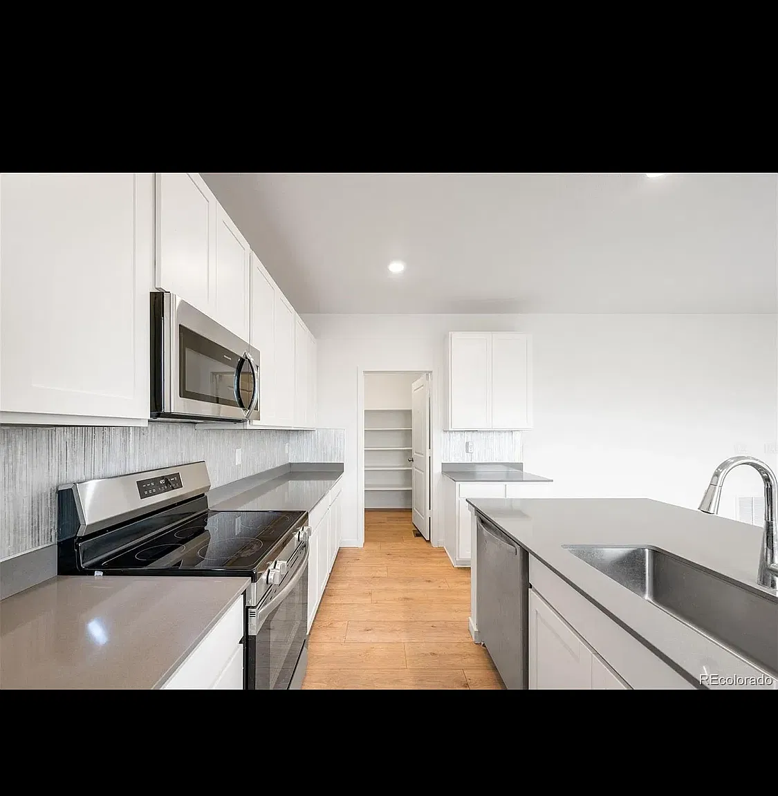 5 bed, 2449 sqft, $5,000 — Photo 4