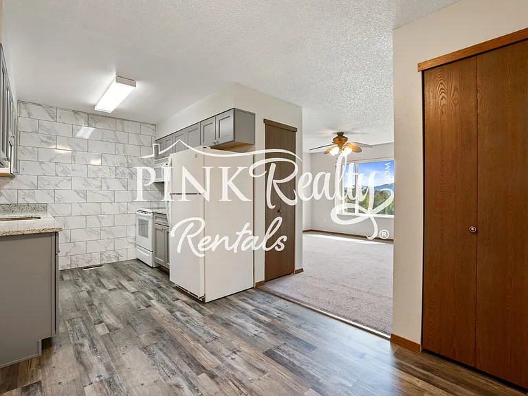 380 Paradise Cir #B6 — Photo 2