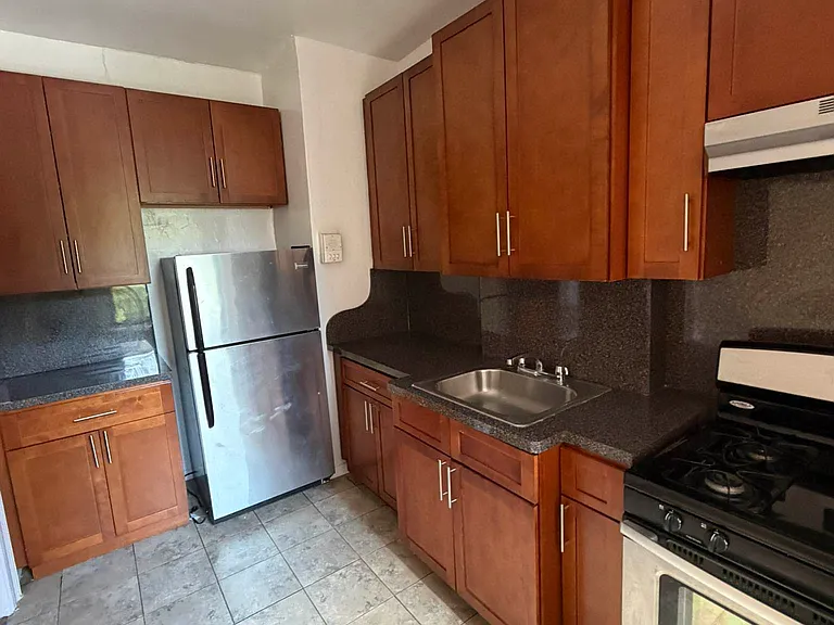 4879 Broadway #3A — Photo 10