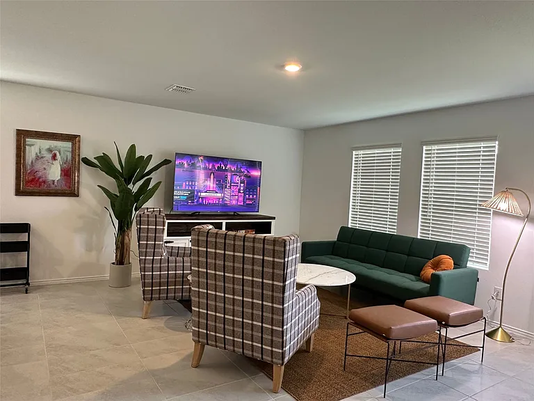 2821 Ozark Cir — Photo 9