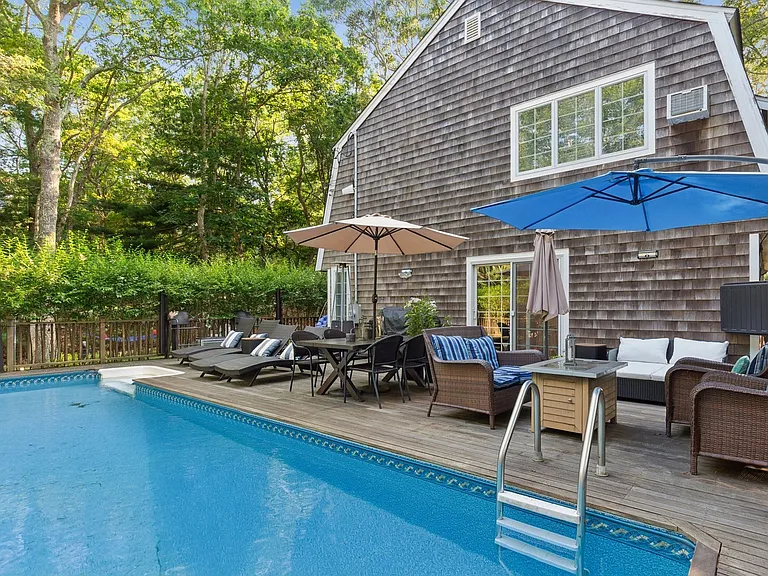 17 Montauk Ave — Photo 8