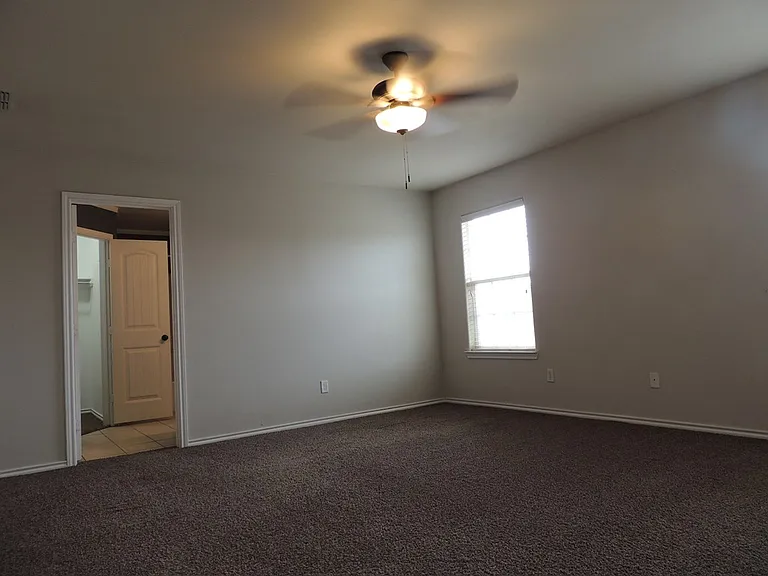 805 Nolan Ryan Dr — Photo 9