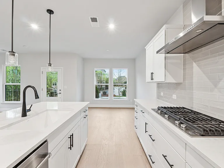 407 Renwood Trl — Photo 7