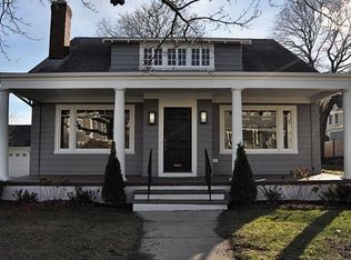 40 Strathmore Rd, Cranston, RI 02905