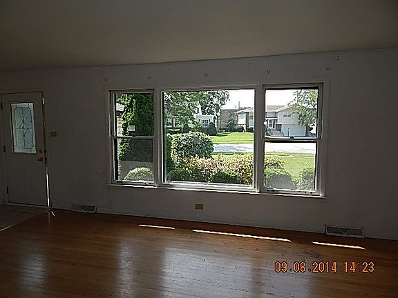 2nd image of 57 E 161st Pl