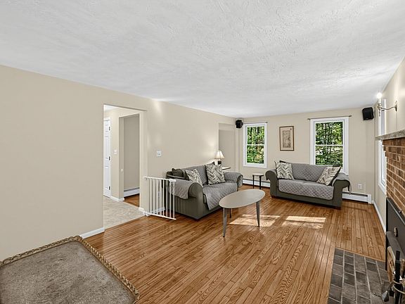 4th image of 6 Woodview Dr