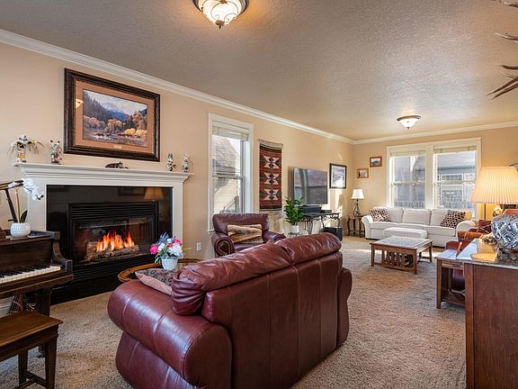 5th image of 6118 Hobson Ln