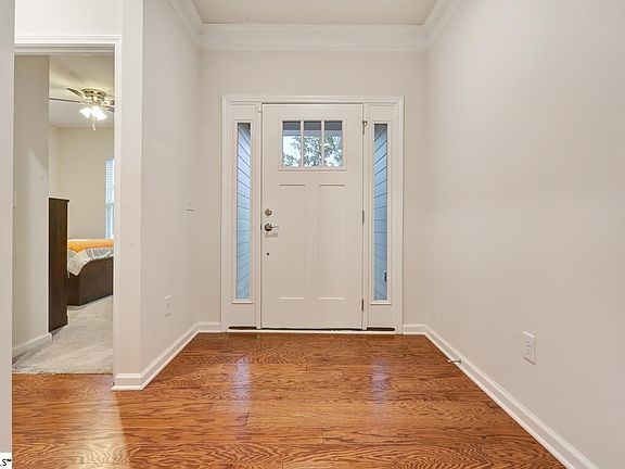 3rd image of 209 Double Crest Dr
