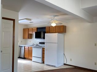 737 E Park St #B, Carbondale, IL 62901