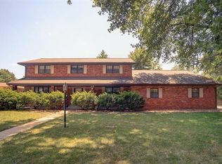 12 Teakwood Dr, Belleville, IL