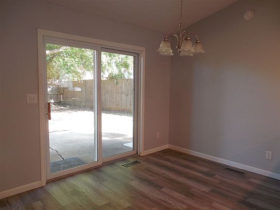 4th image of 314 E Marie Dr