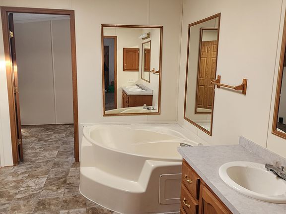 4th image of 82 Deerfield Pines Dr