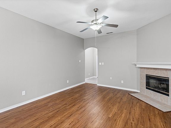 4th image of 3704 Palm Dr