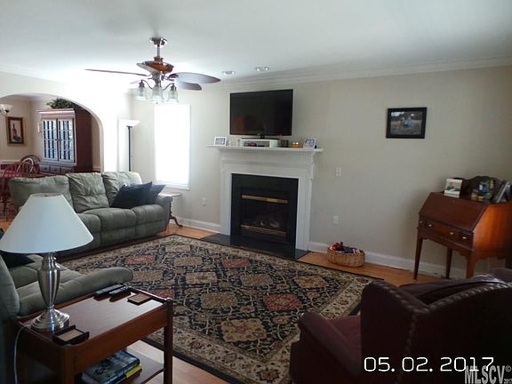 2nd image of 619 16th Ave SE