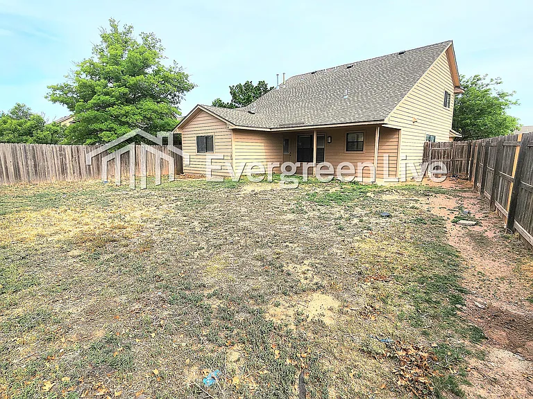 2303 Sandia Ct — Photo 25