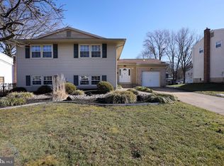 409 Saint David Dr, Mount Laurel, NJ 08054