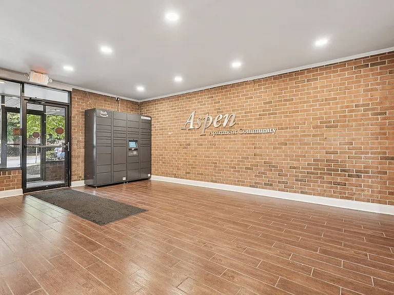 Aspen Apartments — Photo 28