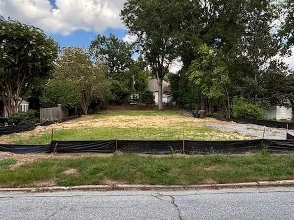 502 Nottingham Rd, Greensboro, NC 27408