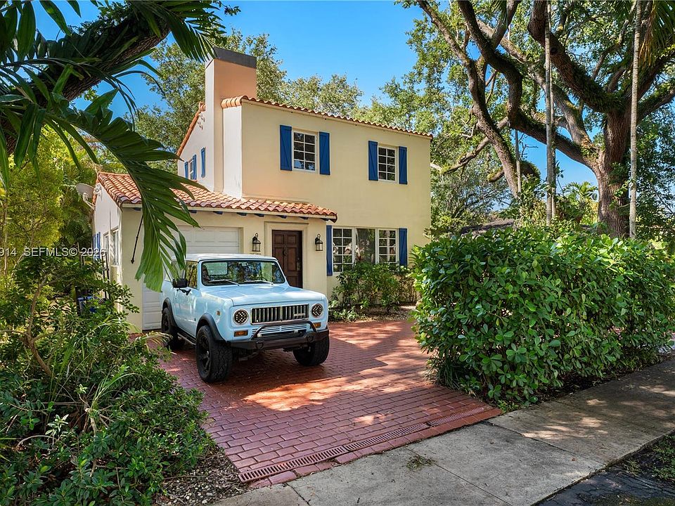 1st image of 528 Alcazar Ave