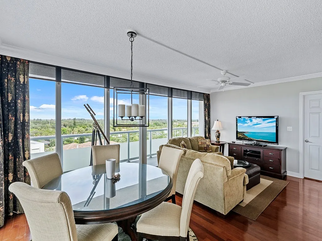 2 bed, 1112 sqft, $3,800 — Photo 4