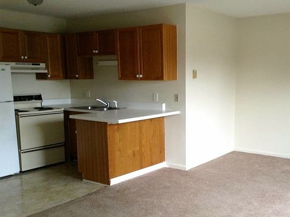 4th image of 3209 Summer Pl APT 21