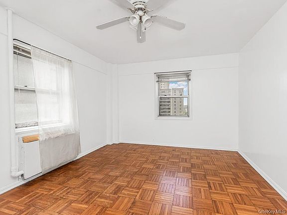 3rd image of 6 Fordham Hill Oval #10F
