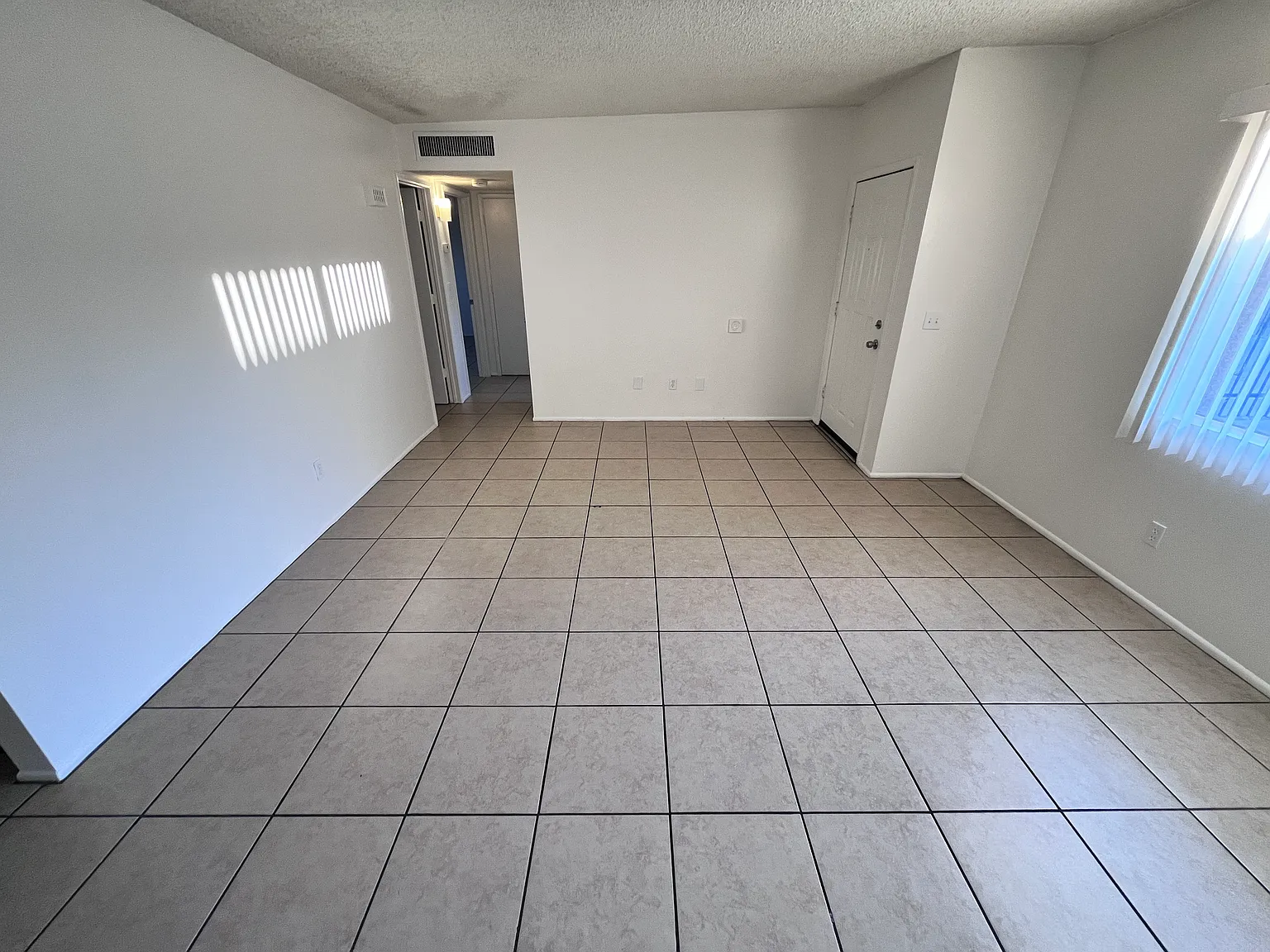 2 bed, 650 sqft, $1,025 — Photo 4