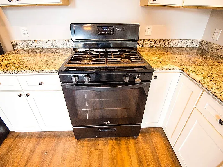 3 bed, 1240 sqft, $1,700 — Photo 4