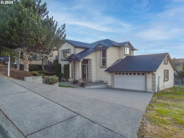4301 Melody Ln, Roseburg, OR 97471