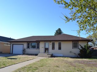 528 W 4th St, Russell, KS 67665