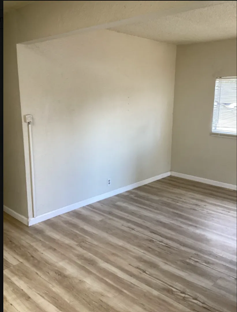 739 West 1st Ave — Photo 3