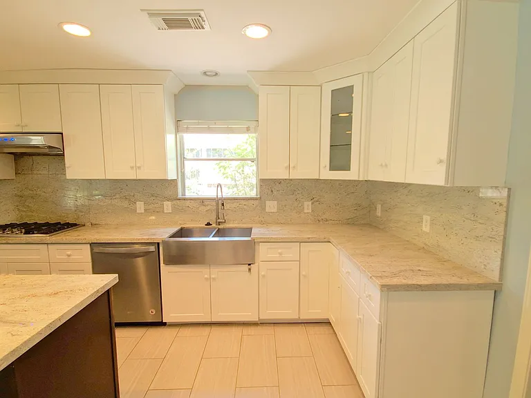 139 Haversham Dr — Photo 7