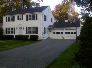 587 Laurel St, Longmeadow, MA 01106