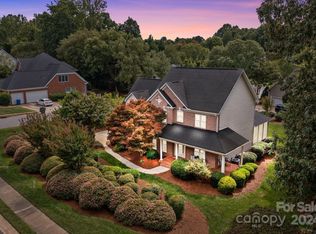219 Fernbrook Dr, Mooresville, NC 28117