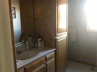 1 Sandy Point Dr, Columbus, NE 68601