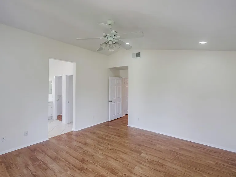 11905 Westview Pkwy — Photo 6