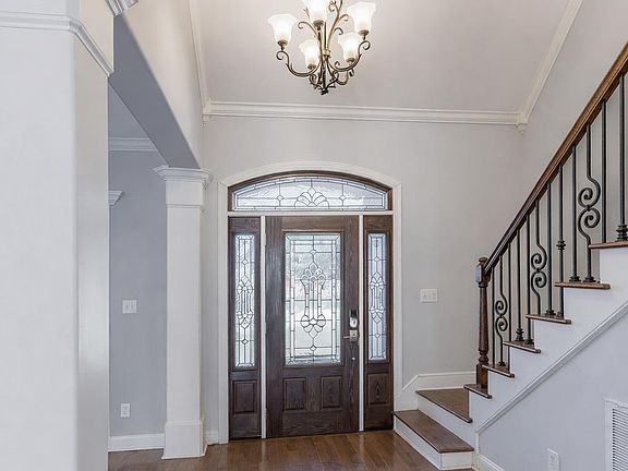 4th image of 17294 Hubert St