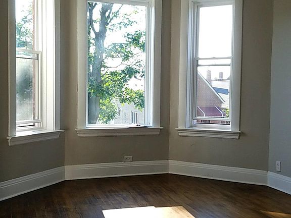 5th image of 3627 S Seeley Ave APT 2