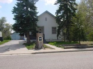 609 W 13th St, Goodland, KS 67735