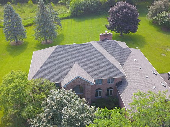 3rd image of 16 Greenbriar Ln