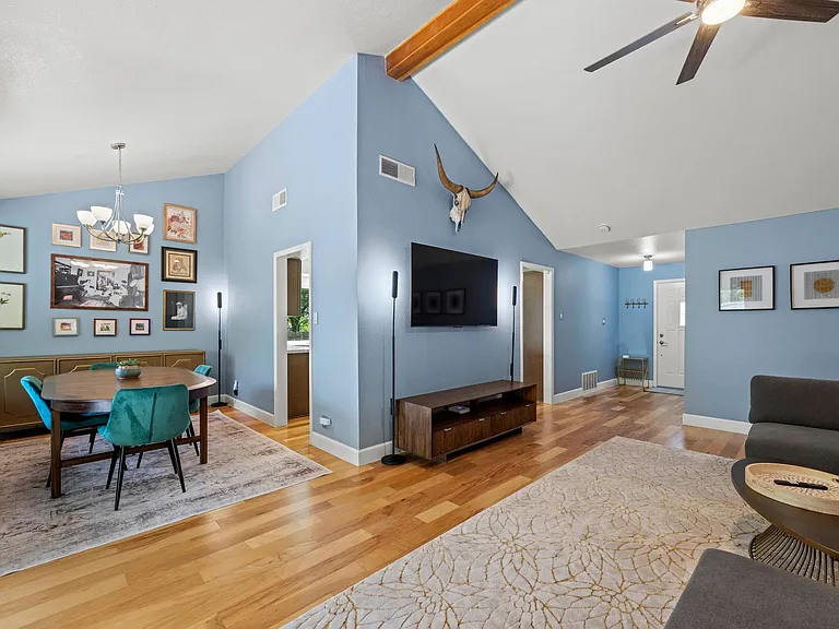 1510 Coronado Hills Dr — Photo 6
