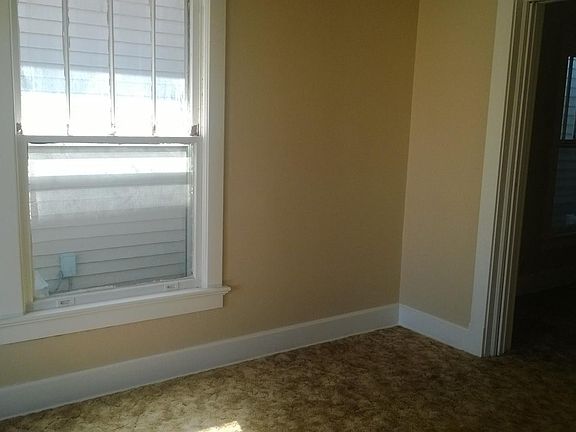 3rd image of 1116 N Main St