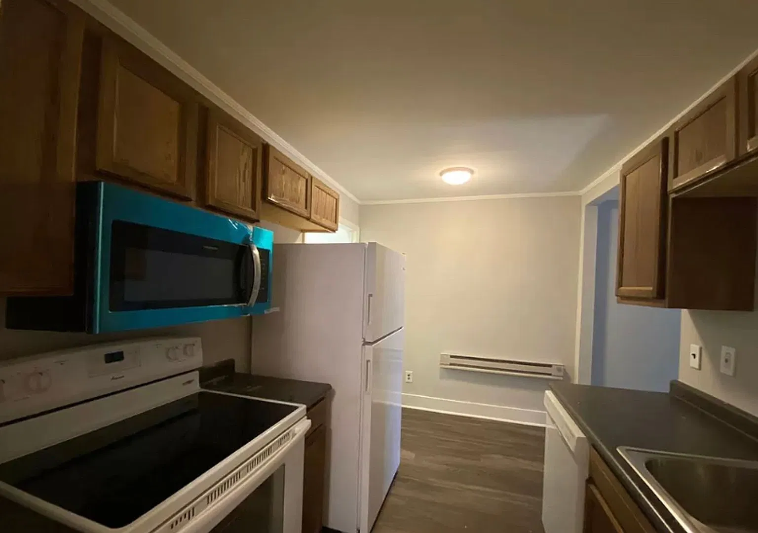 433 East Lytle St — Photo 4