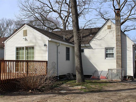 3rd image of 104 Parkview Dr