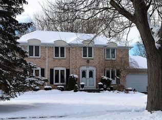 20 Valley Brook Ln, East Amherst, NY 14051