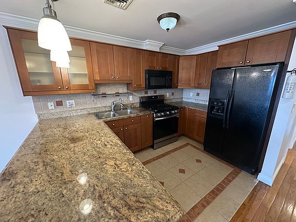 5th image of 90 Columbia Ave #2