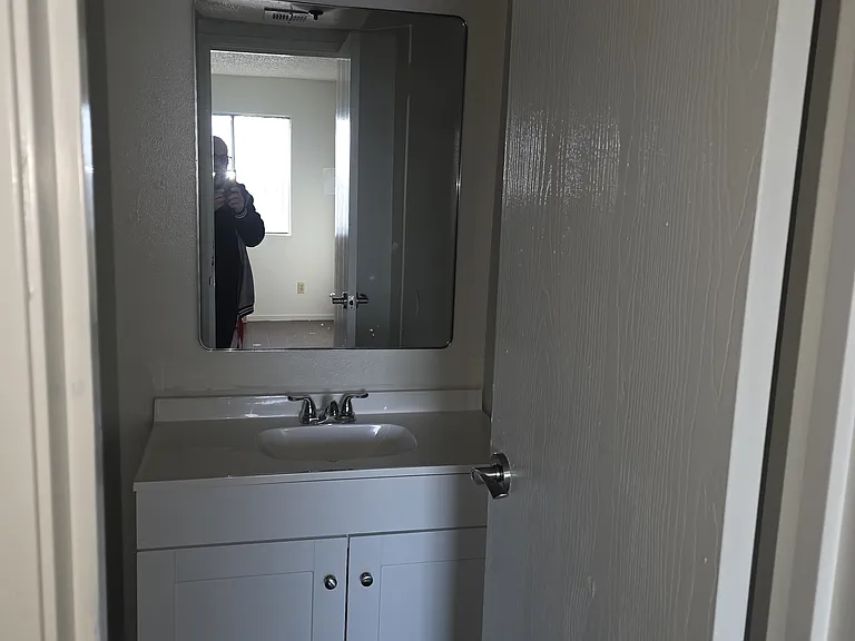 2512 Carroll St — Photo 3