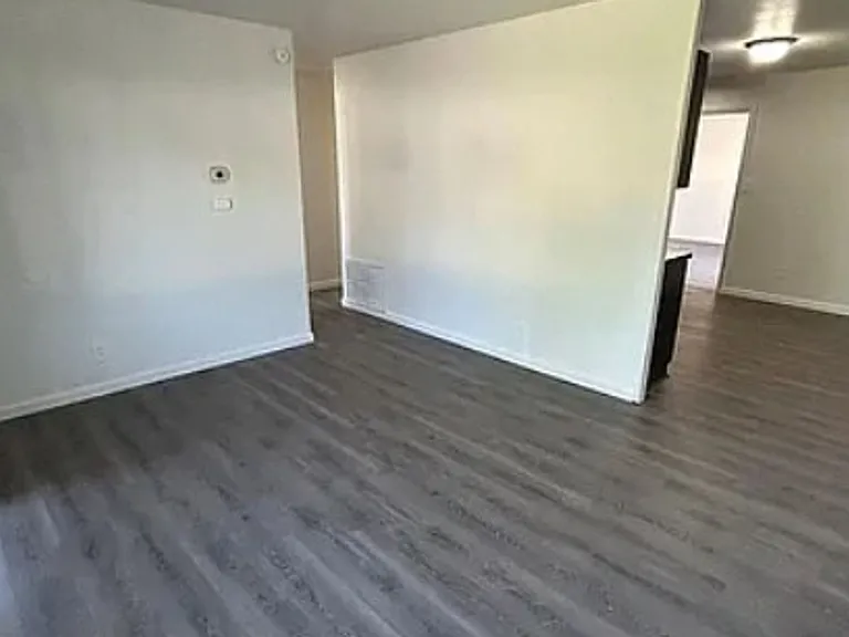 811 Saint Monica Dr — Photo 10