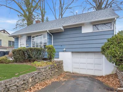 132 N Vivyen St, Bergenfield, NJ, 07621