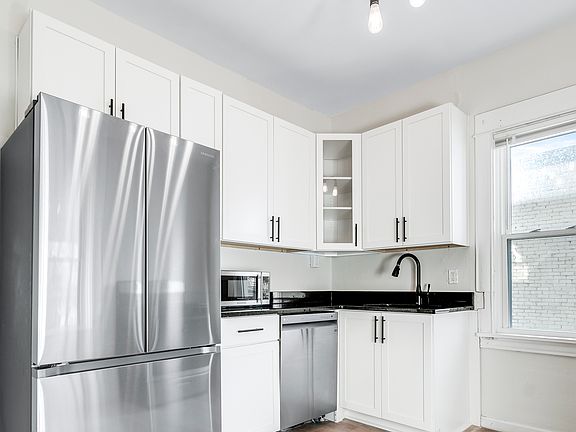 2nd image of 3016 Bryant Ave S #2
